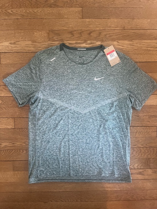 Nike Other - Nike Men’s Green 365 Top